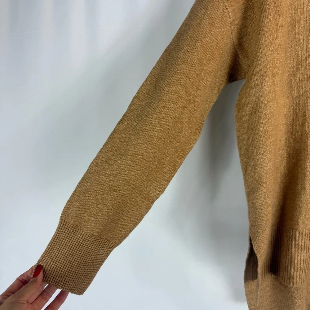 Banana republic turtleneck soft pullover sweater NWT Size: S